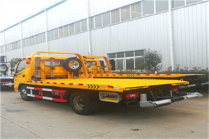 诸暨附近拖车救援搭电